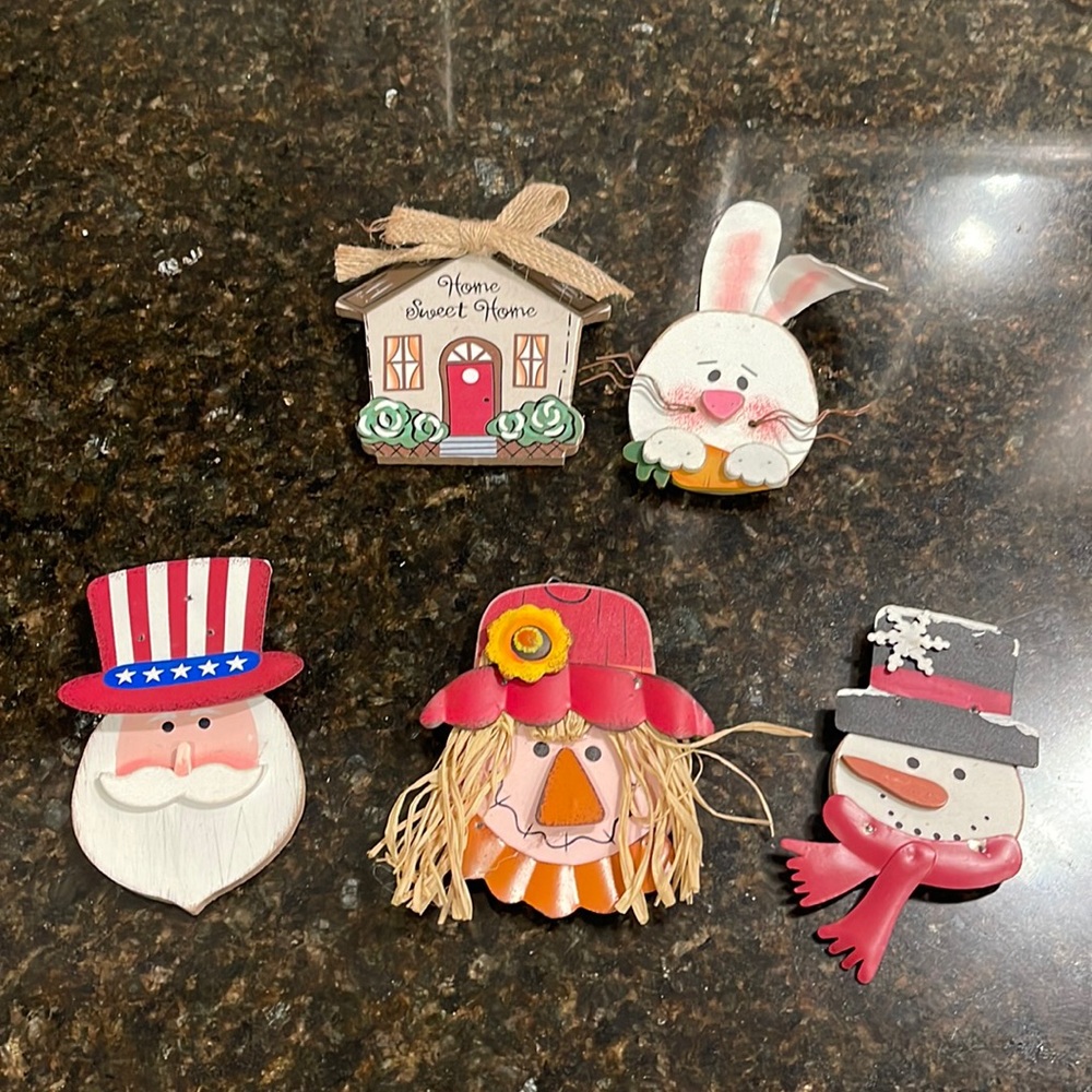 Seasonal Plaques - Set of 5